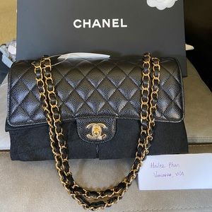 SOLD - 30 Series Classic Black Caviar Medium GHW